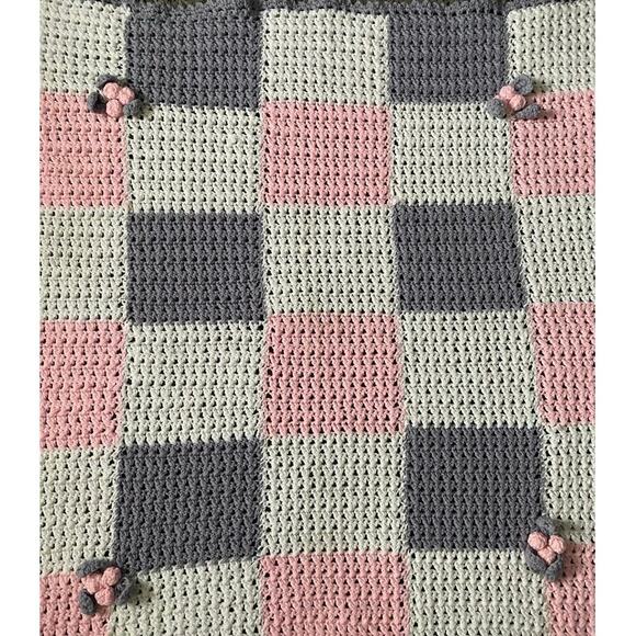 Vintage Hand Crochet knit Baby Blanket 42.5X42.5 color squares and flowers - Picture 7 of 7